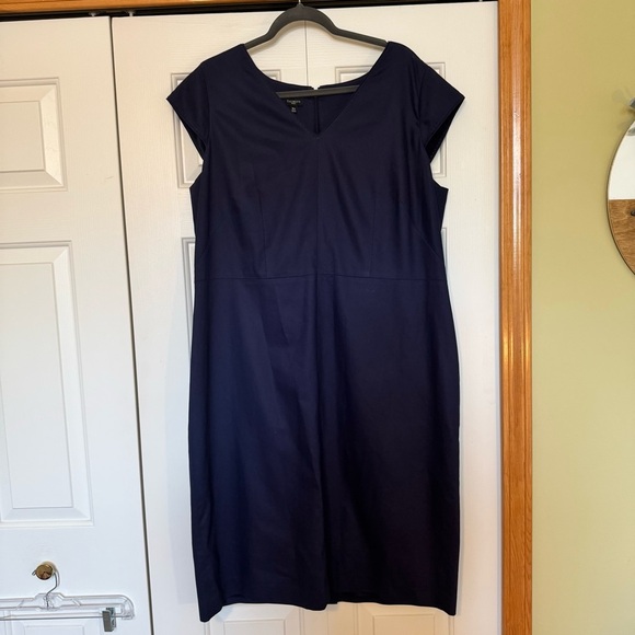 Talbots Dresses & Skirts - Talbots Sleeveless Navy Blue Sheath Dress